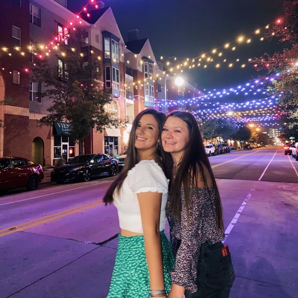 Meet your Posher, Brenna - Picture 1 of 1